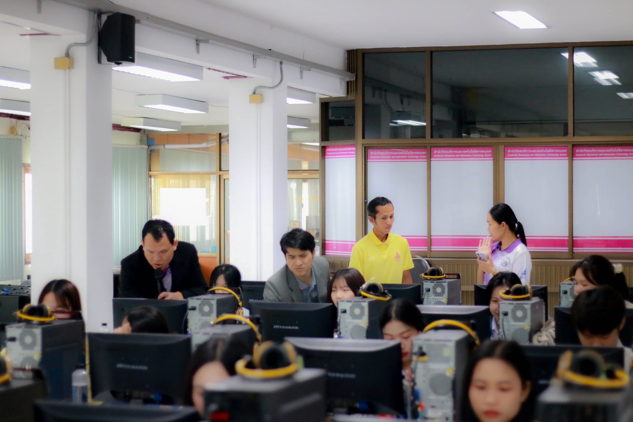 วันที่ 21 ก.ย. 67 ณ ห้องห้องปฏิบัติการคอมพิวเตอร์ห้องใหญ่ อาคาร ๑๓ ชั้น ๒ สำนักวิทยบริการและเทคโนโลยีสารสนเทศ มหาวิทยาลัยราชภัฏอุบลราชธานี อบรมเชิงปฏิบัติการ หัวข้อ การวิเคราะห์ข้อมูลและการสร้างรายงานด้านการเงิน ด้วย Microsoft Power BI สำหรับนักบัญชียุคด