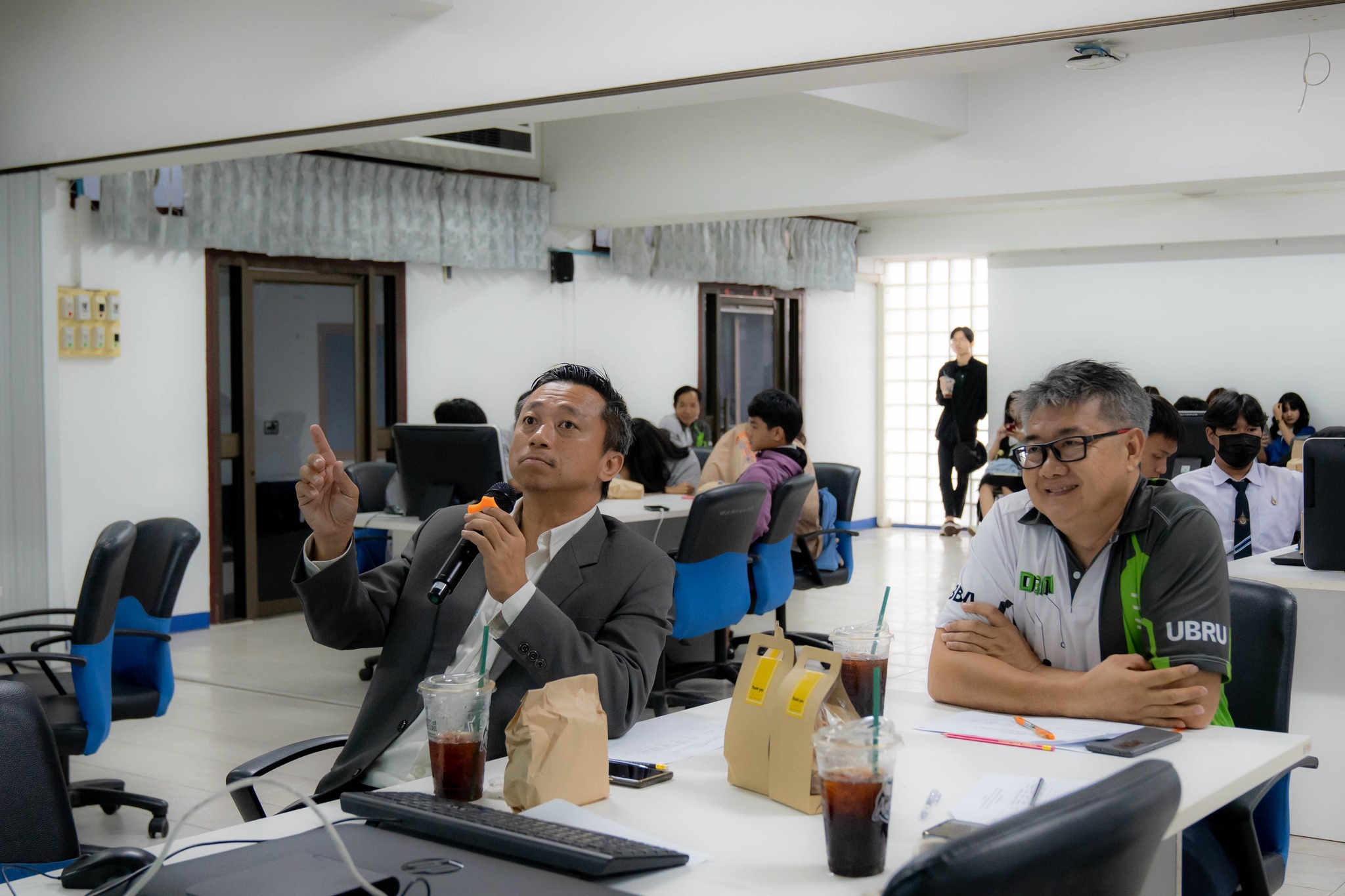 5 ก.ย. 67ณ ห้อง 8201 อาคารเรียน 8 คณะบริหารธุรกิจและการจัดการ มหาวิทยาลัยราชภัฏอุบลราชธานี ประกวดการสร้างสรรค์สื่อดิจิทัล (Digital Content Creative Contest) ?บริหารธุรกิจวิชาการ? ครั้งที่ 10 (ACBA 2024)