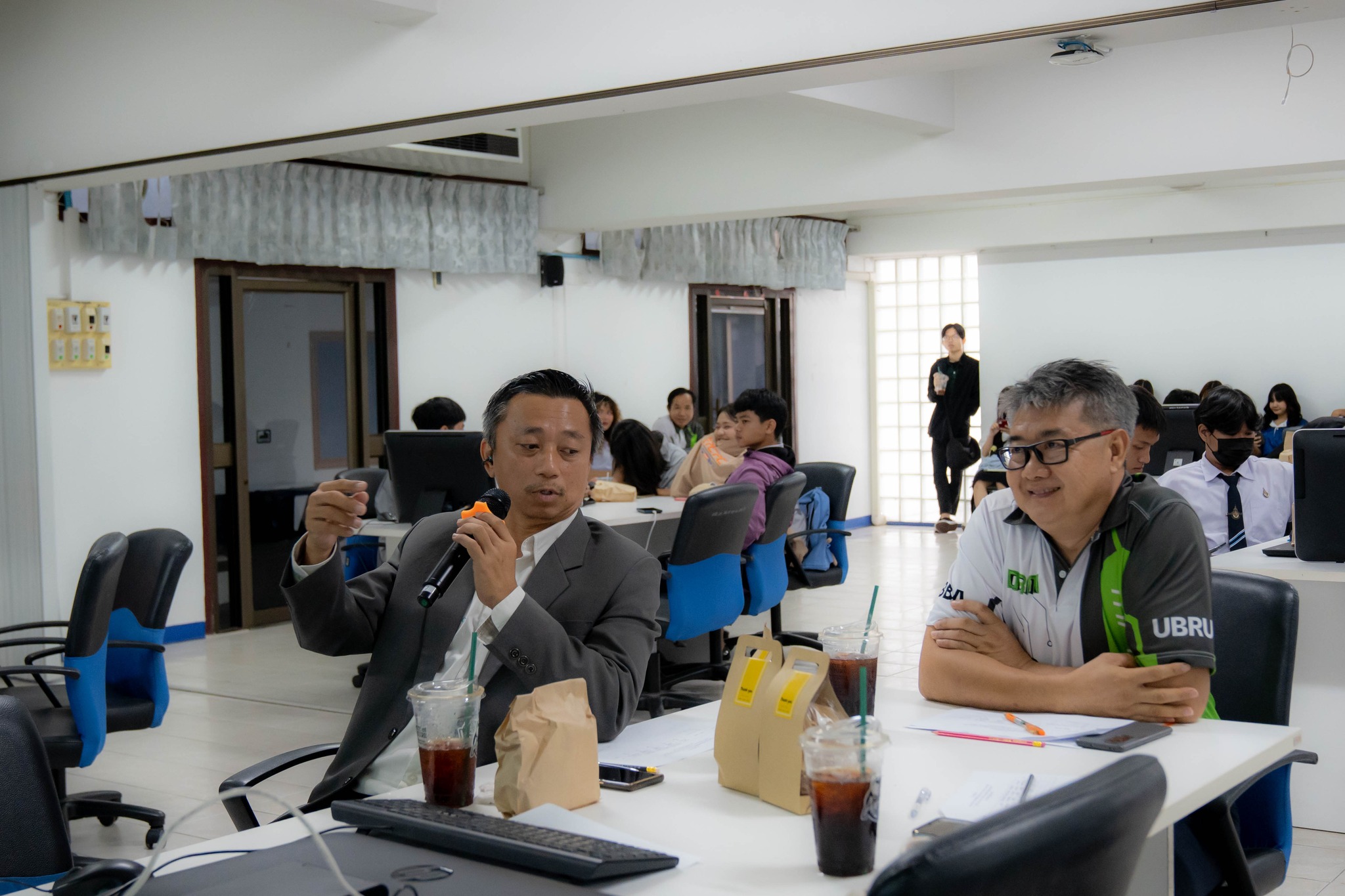 5 ก.ย. 67ณ ห้อง 8201 อาคารเรียน 8 คณะบริหารธุรกิจและการจัดการ มหาวิทยาลัยราชภัฏอุบลราชธานี ประกวดการสร้างสรรค์สื่อดิจิทัล (Digital Content Creative Contest) ?บริหารธุรกิจวิชาการ? ครั้งที่ 10 (ACBA 2024)