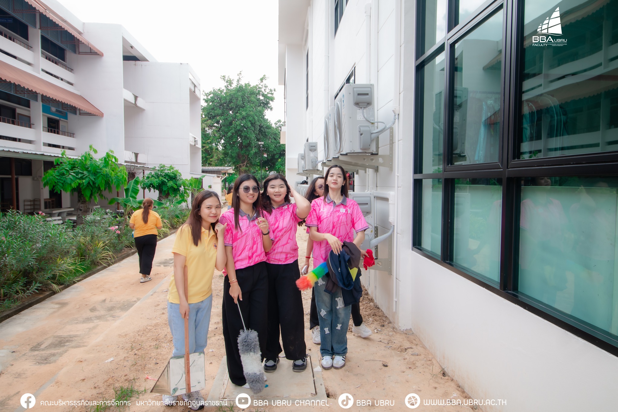 26 ก.ค. 67 ณ คณะบริหารธุรกิจและการจัดการ องศาสตราจารย์ ดร.ประนอม คำผา คณบดีคณะบริหารธุรกิจและการจัดการ พร้อมด้วยผู้บริหาร คณาจารย์ และ นักศึกษา ร่วมกิจกรรม BBA จิตอาสาทำความดี