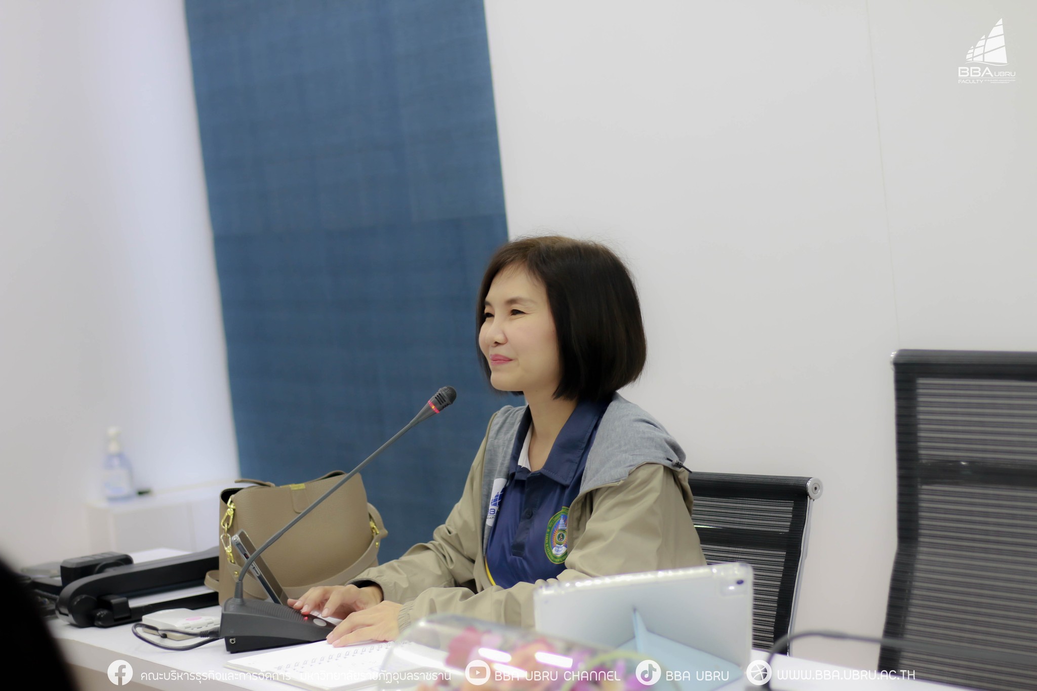 วันที่ 13 ก.ย. 67 ณ ห้องประชุมคณะ อาคารเรียน 8 คณะบริหารธุรกิจและการจัดการ มหาวิทยาลัยราชภัฏอุบลราชธานี ประชุมคณะกรรมการสื่อสารองค์กร คณะบริหารธุรกิจและการจัดการ มหาวิทยาลัยราชภัฏอุบลราชธานี