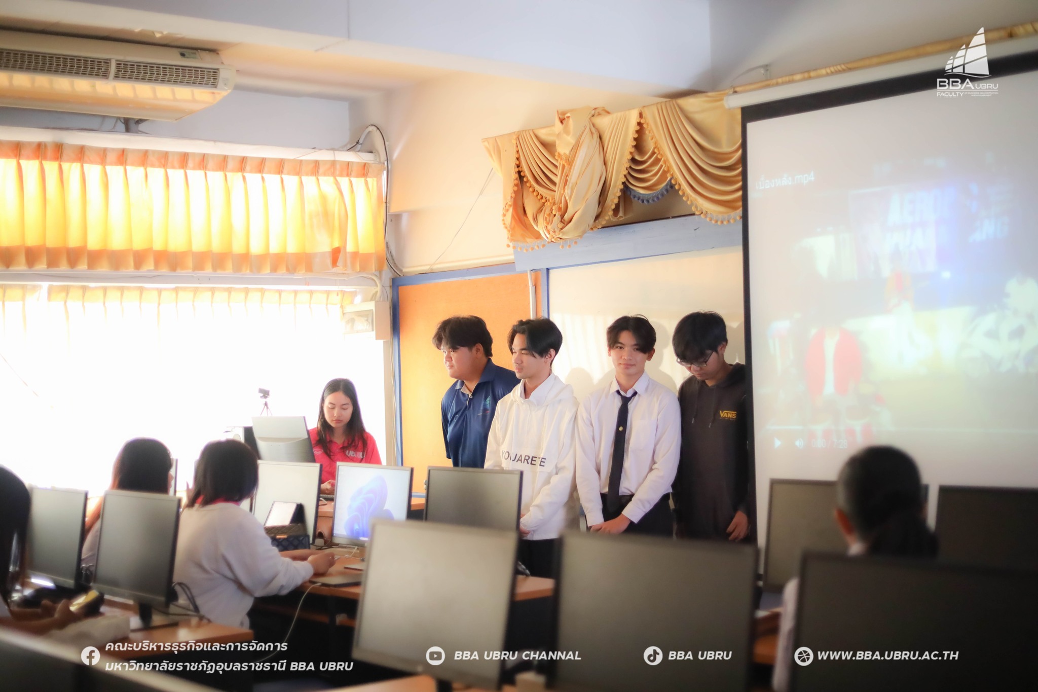 7 ต.ค. 67 Show case วิชา การตัดต่อวิทยุกระจายเสียง วิทยุโทรทัศน์ และสื่อดิจิทัล คณะบริหารธุรกิจและการจัดการ มหาวิทยาลัยราชภัฏอุบลราชธานี