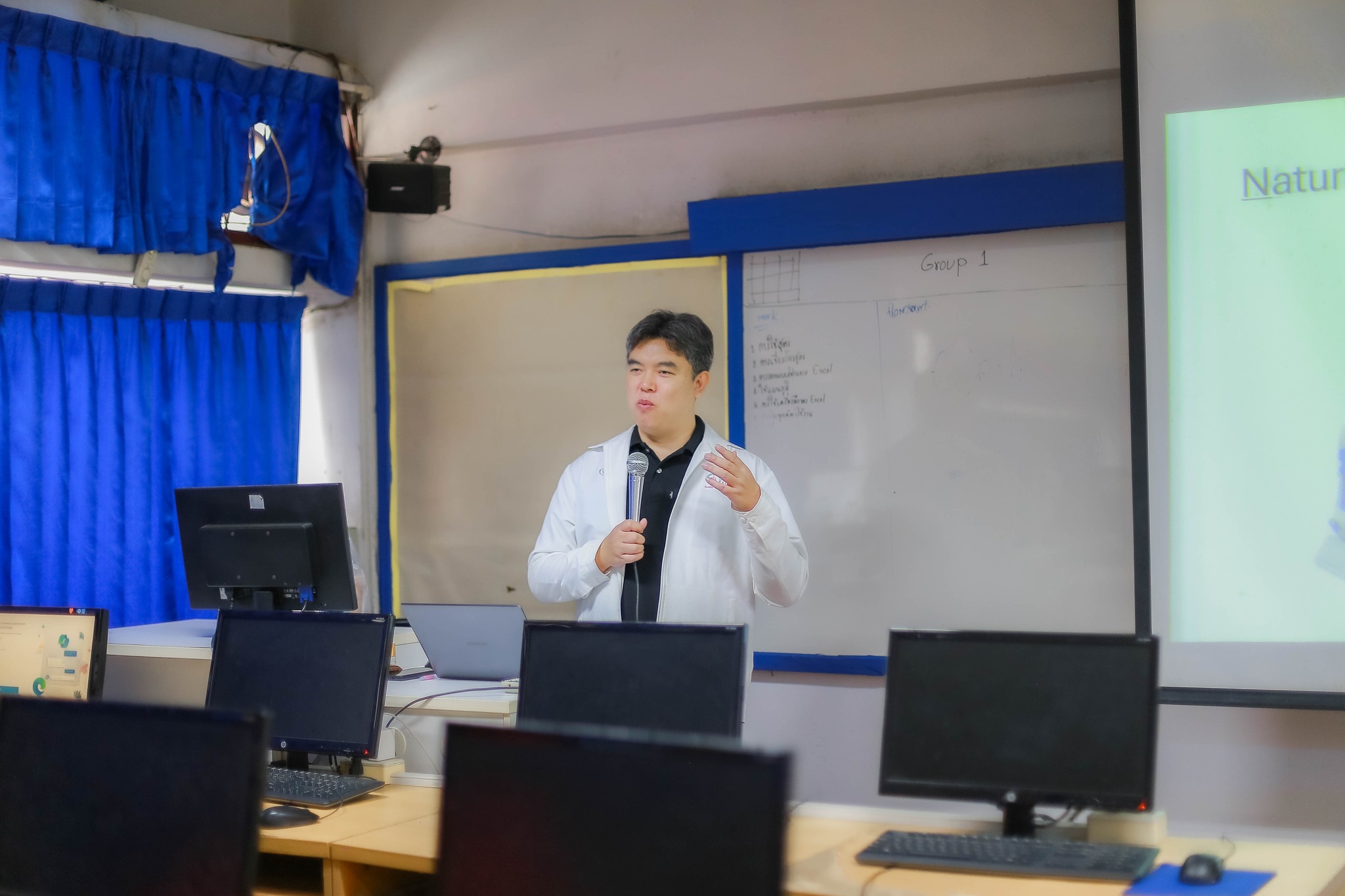 4 ก.ย. 67ณ คณะบริหารธุรกิจและการจัดการ มหาวิทยาลัยราชภัฏอุบลราชธานี อบรมเชิงปฏิบัติการส่งเสริมทักษะการใช้งานปัญญาประดิษฐ์ (AI) สำหรับการเรียนการสอนและการนำเสนองาน ?บริหารธุรกิจวิชาการ? ครั้งที่ 10 (ACBA 2024)