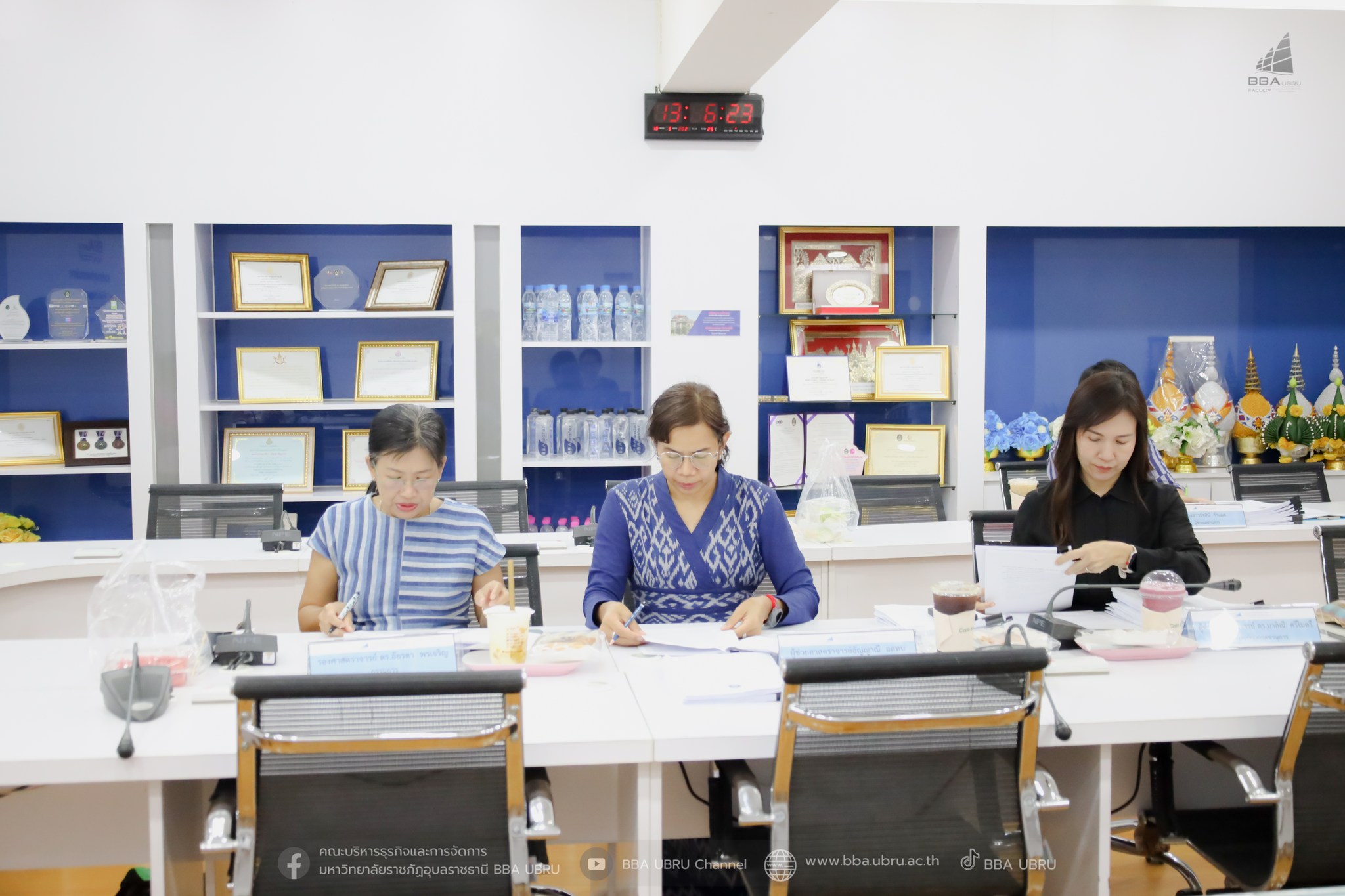 วันที่ 10 มีนาคม 2569  ประชุมให้ข้อเสนอแนะรายงานความก้าวหน้างานวิจัย 3 บท