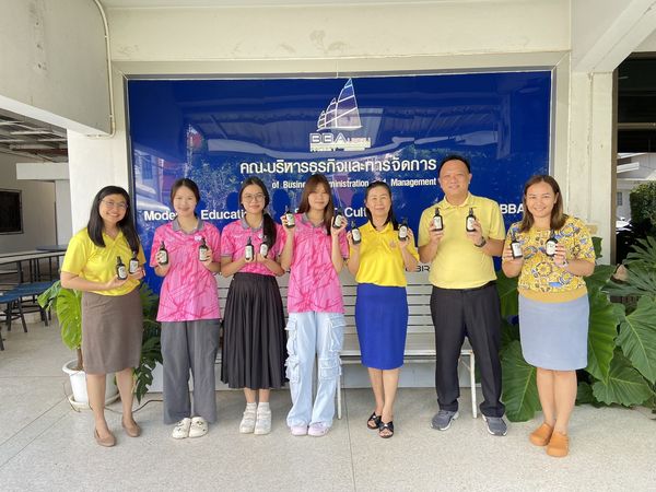 วันที่ 16 ก.ย. 67 มหาวิทยาลัยราชภัฏอุบลราชธานี  รับมอบสบู่สมุนไพรใบมะกรูด GEL HAND WASH  By Soap power จากนักศึกษา รายวิชา จิตอาสาพัฒนาท้องถิ่น
