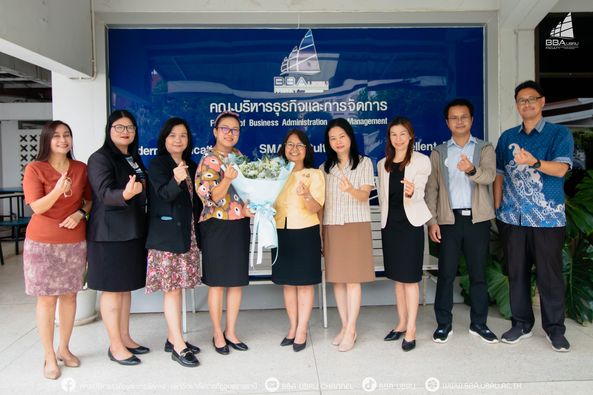 วันที่ 4 ก.ค. 67 ณ คณะบริหารธุรกิจและการจัดการ แสดงความยินดี ผู้ช่วยศาสตราจารย์ ดร.หทัยรัตน์ ไชยสัตย์ เนื่องในโอกาสได้รับการแต่งตั้งให้ดำรงตำแหน่ง ผู้ช่วยอธิการบดีมหาวิทยาลัยราชภัฏอุบลราชธานี 
