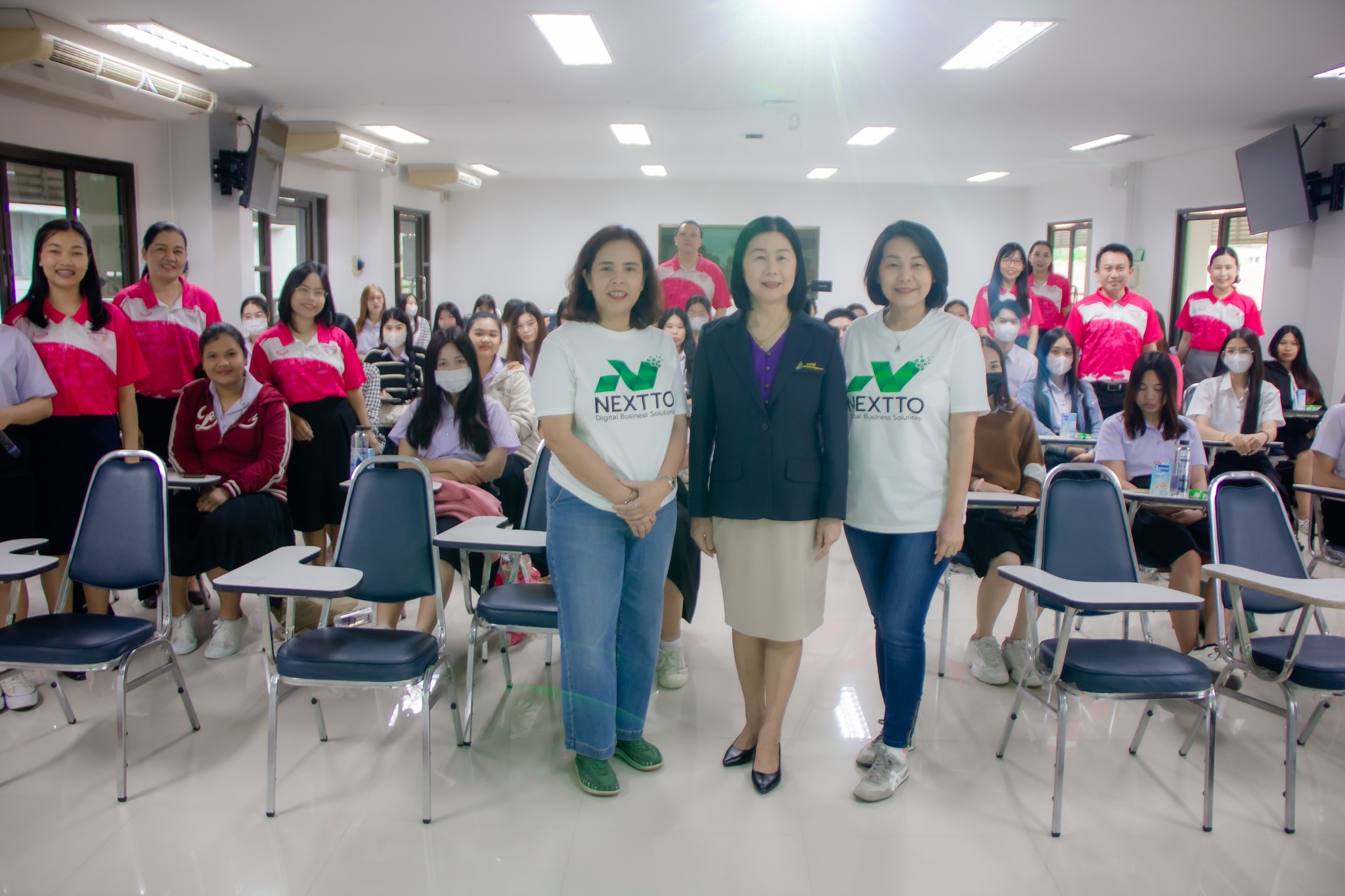 ?รู้ทันภาษีกับนักบัญชียุค Digital? --------- วันที่ 20 ก.พ. 67 รศ.ดร.ประนอม คำผา คณบดีคณะบริหารธุรกิจและการจัดการ ประธานเปิดโครงการพัฒนาศักยภาพด้านการจัดการเรียนการสอนเพื่อพัฒนาทักษะการเรียนรู้ในศตวรรษที่ 21 กิจกรรมการอบรมเชิงปฏิบัติการ การเสริมประสบการณ์