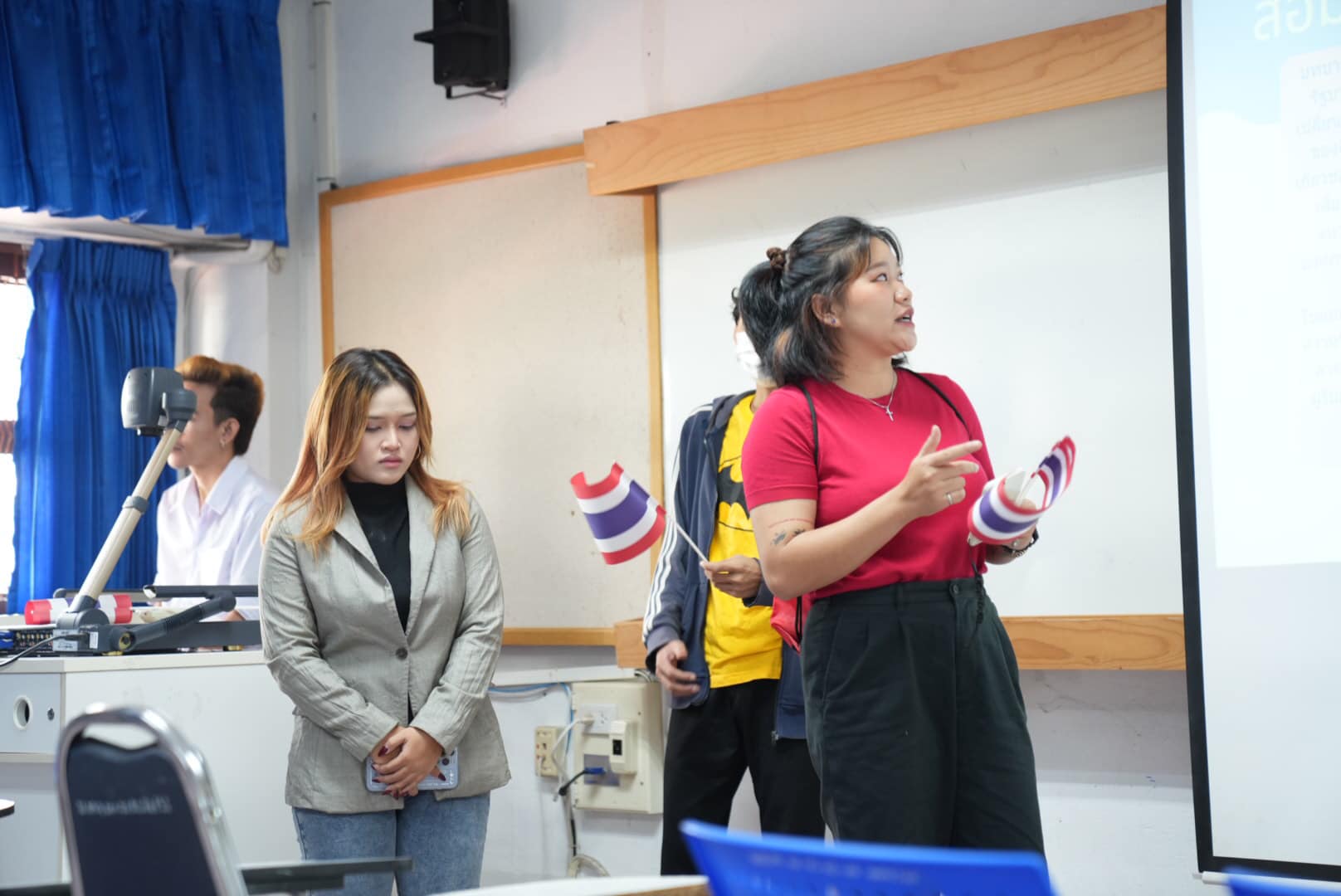 สื่อมวลชนที่ดีต้องเป็นกลาง แต่ถ้าอยากอยู่กลางใจเธอต้องทำยังไง