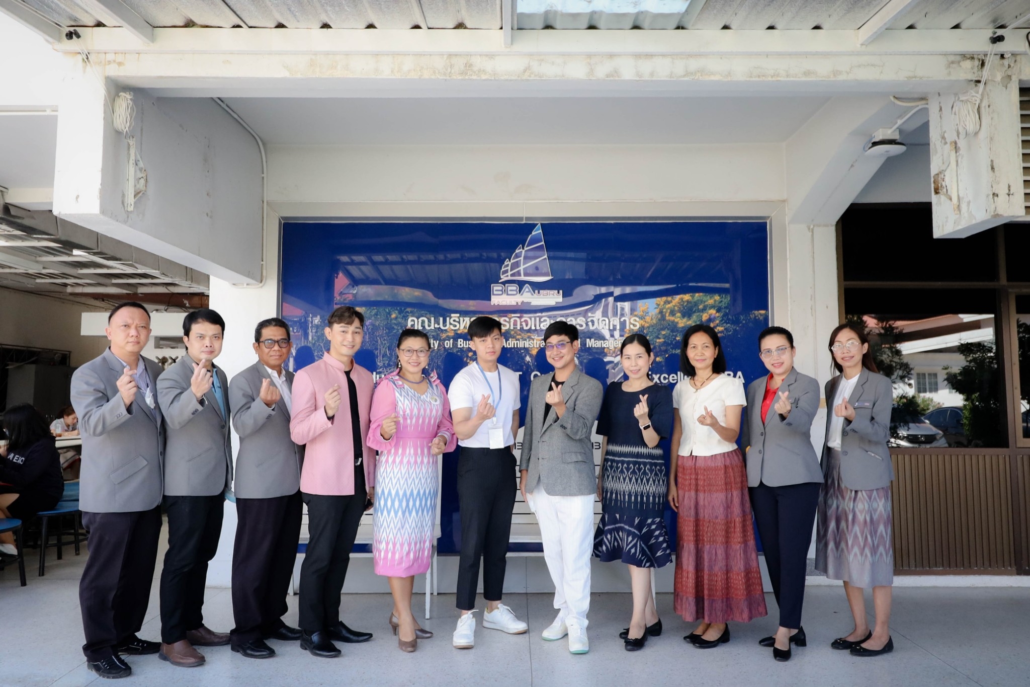 วันที่ 11 พ.ย 65 ณ คณะบริหารธูุรกิจและการจัดการ มรภ.อบ:ให้การต้อนรับผู้จัดการและเจ้าหน้าที่จากโรงแรมเซ็นทาราอุบล ในโอกาสประชุมเตรียมความพร้อมการร่วมลงนามข้อตกลงความร่วมมือ (MOU) คณะบริหารธุรกิจและการจัดการ มหาวิทยาลัยราชภัฏอุบลราชธานี กับ โรงแรมเซ็นทาราอุ