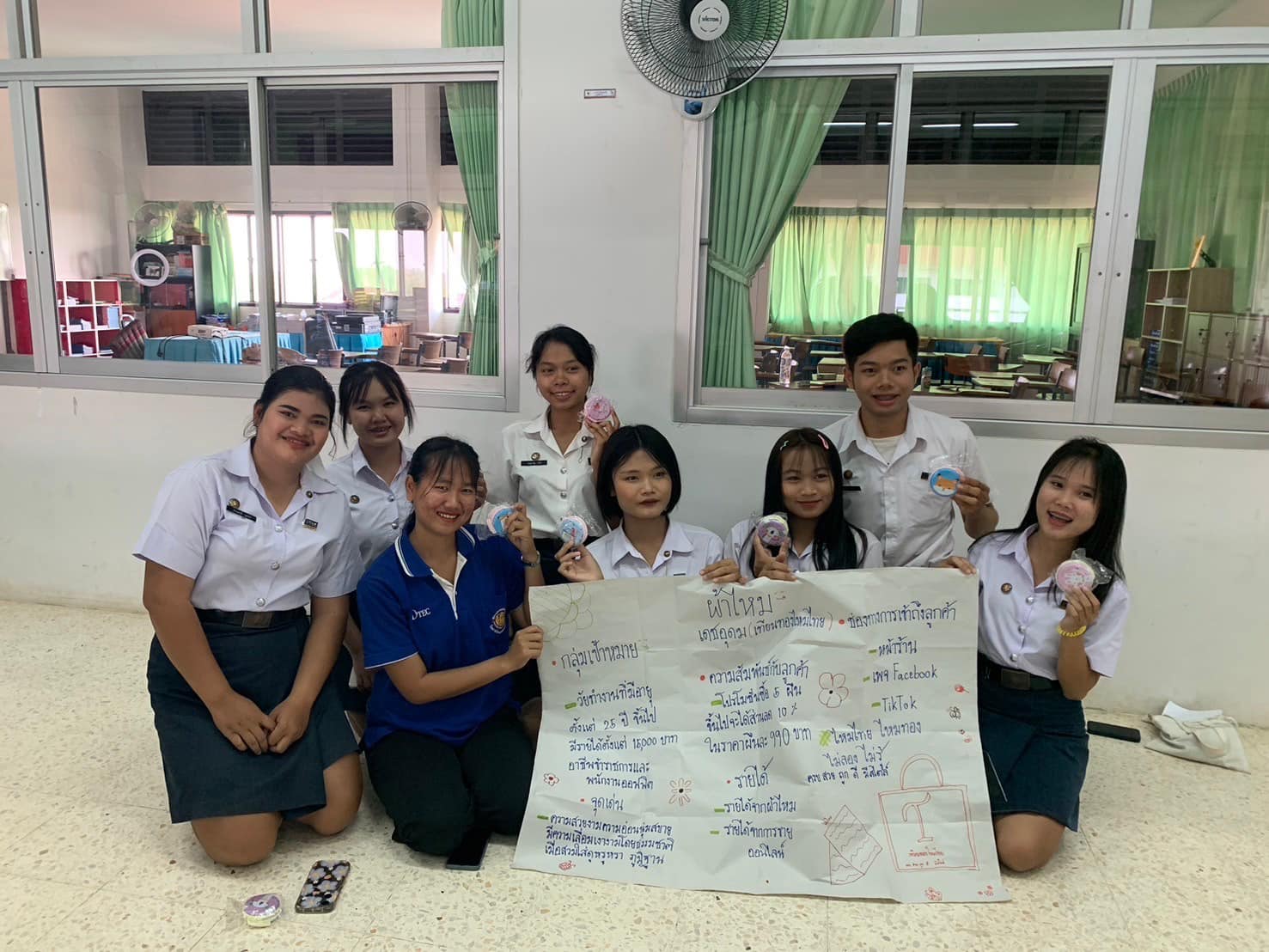Marketing buzz ออกปฎิบัติการแล้ว ครั้งนี้ เราไปกันที่ #วิทยาลัยเทคนิคเดชอุดม  ในวันที่ 15 กุมภาพันธ์ 2567 นี้ ?  โดยมีอาจารย์ ดร. รัตนภรณ์ แซ่ลี้ และ ผู้ช่วยศาสตราจารย์ ดร.อุมารินทร์ ราตรี เป็นผู้ดูแลกิจกรรม? ซึ่งพี่ๆ การตลาดที่เรียนในรายวิชาการจัดกิจกรรม