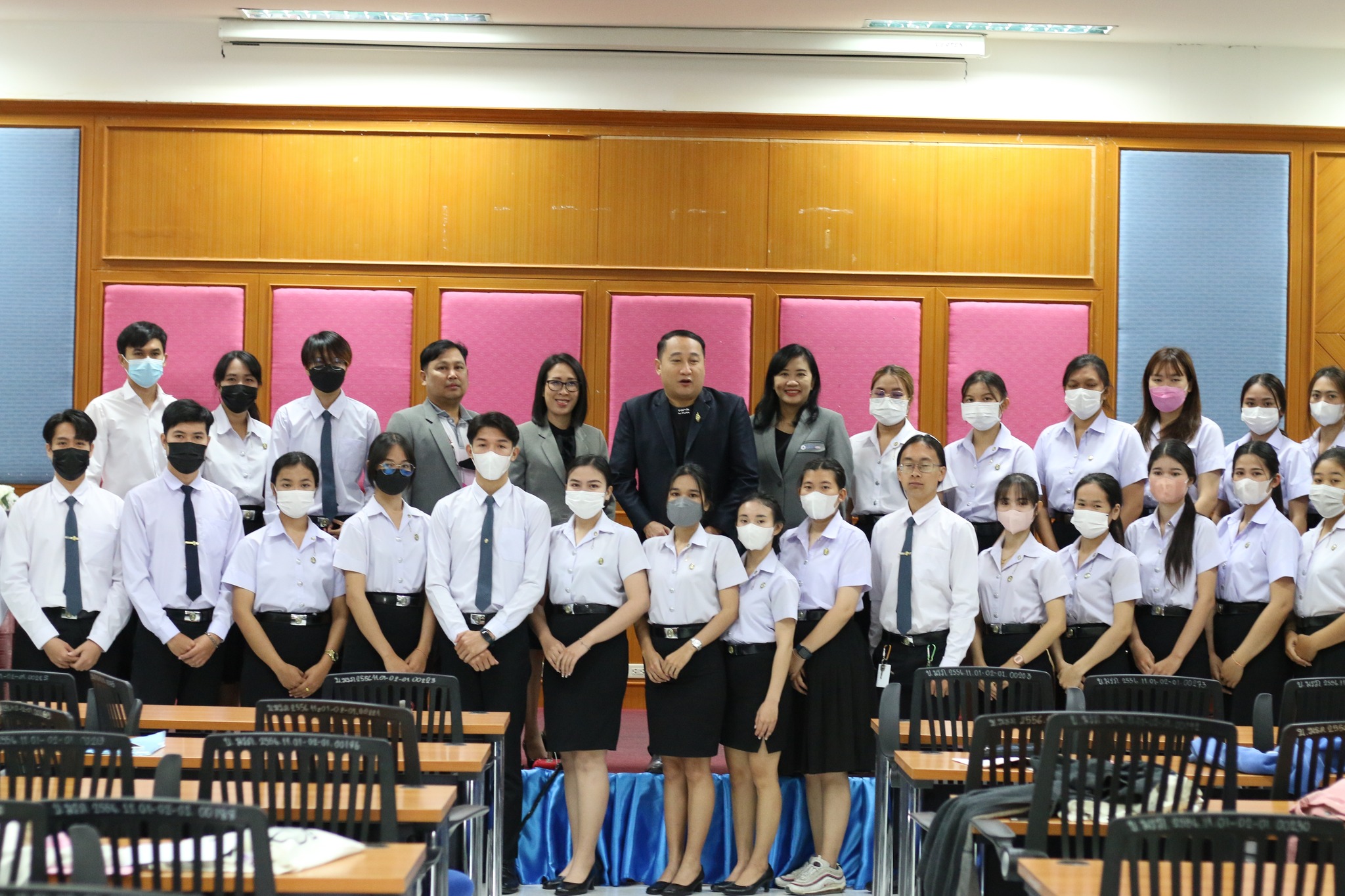 วันที่ 21 ก.พ. 66 กิจกรรมอบรมเชิงปฏิบัติการหัวข้อ การพัฒนาบุคลิกภาพนักการจัดการเพื่อการทำงานยุคใหม่ (GM)