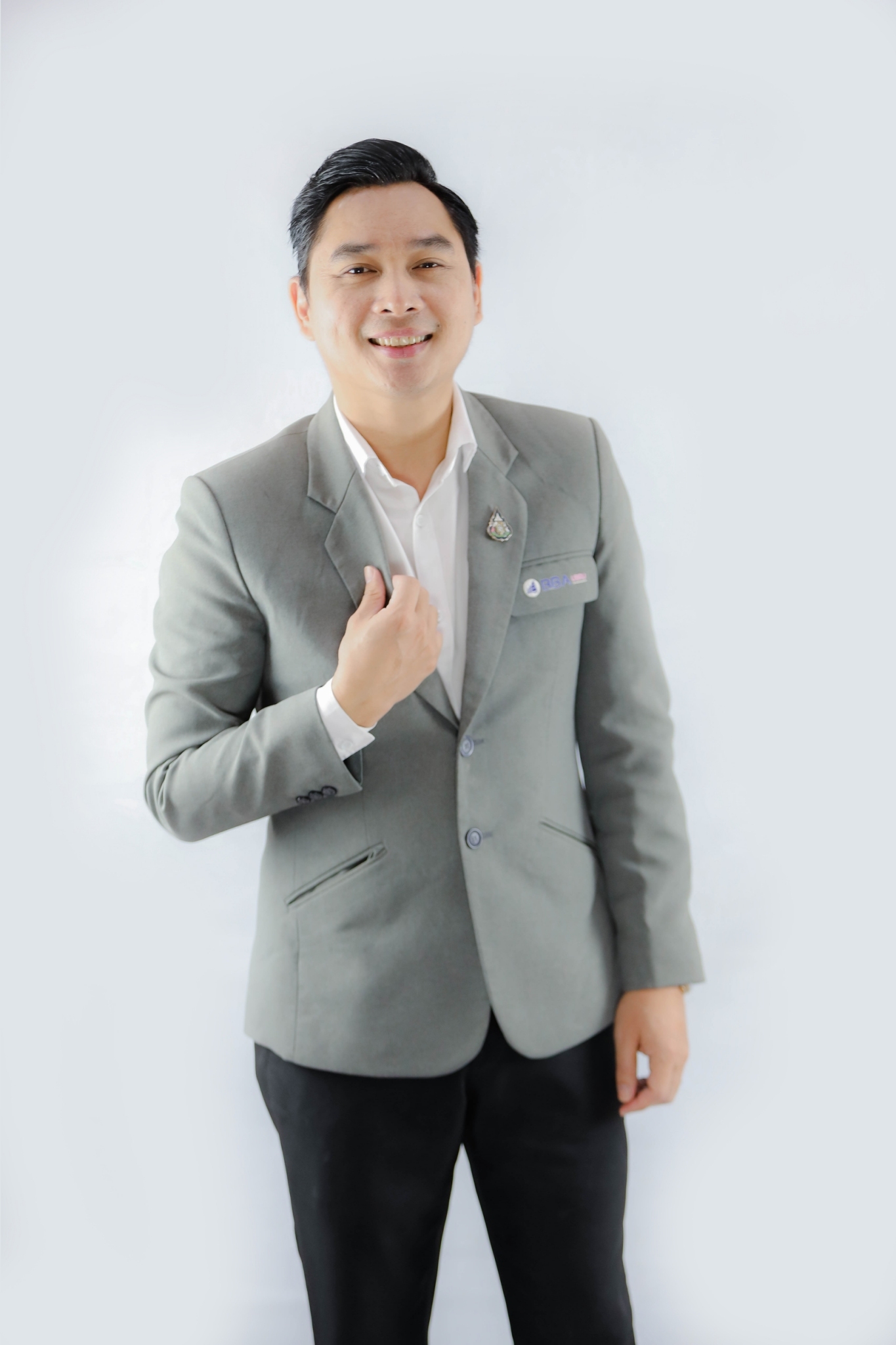 ผศ.ดร.พิมุกต์ สมชอบ
